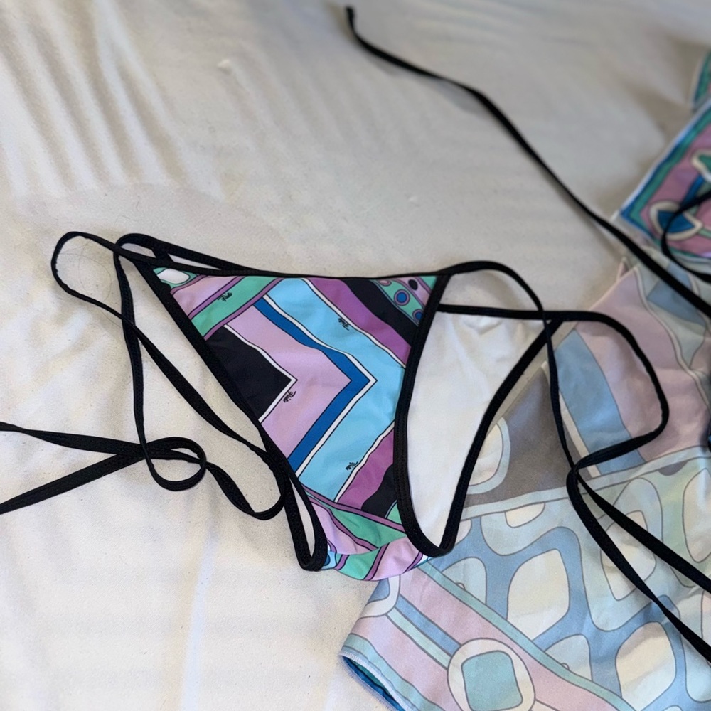 Colorful Patterned Bikini Set - Picture 4 of 10